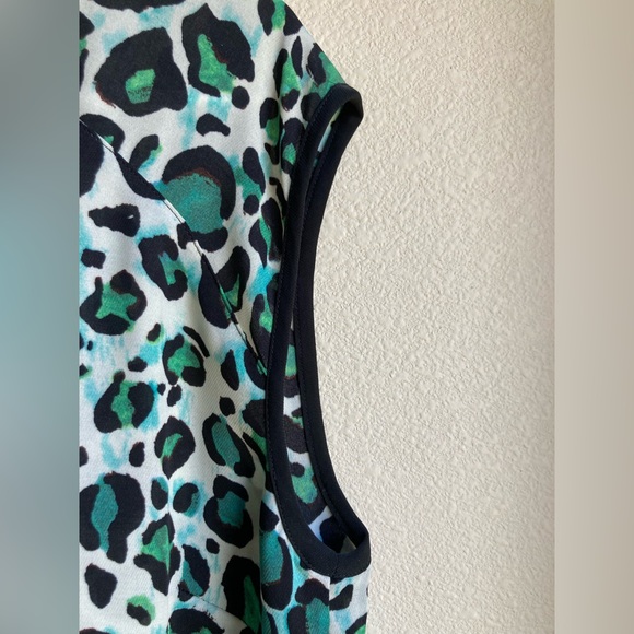 CAbi NWOT #3260 Jungle Top, size small - Picture 6 of 6